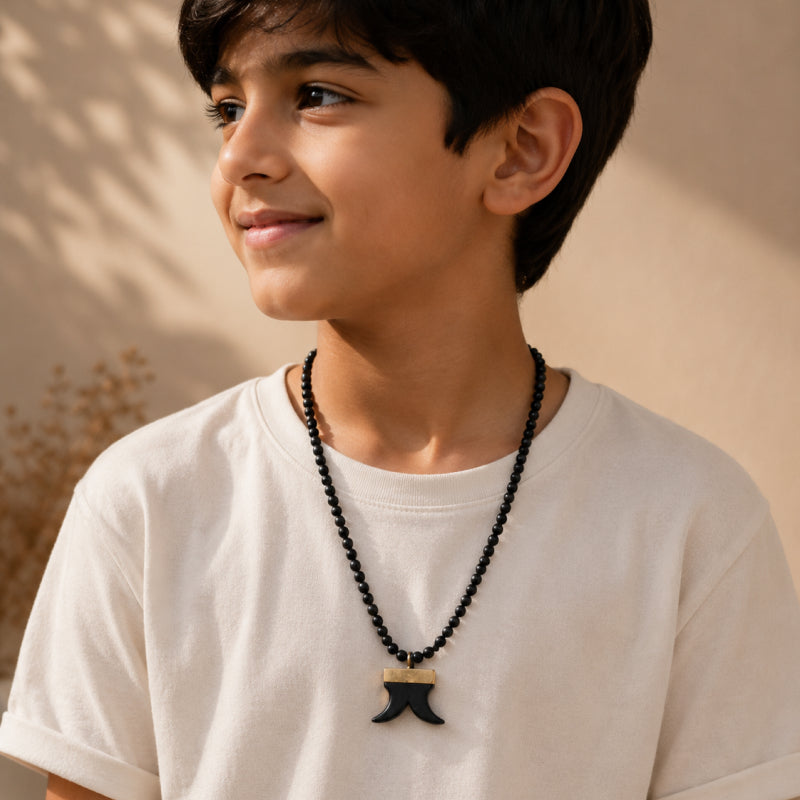 Karungali Dual Tiger Teeth Pendant Necklace